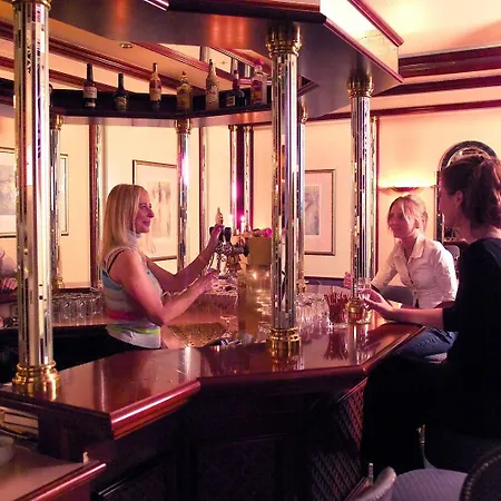 Parkhotel Frankfurt Airport 3*