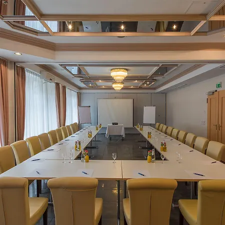 Parkhotel Frankfurt Airport 3*