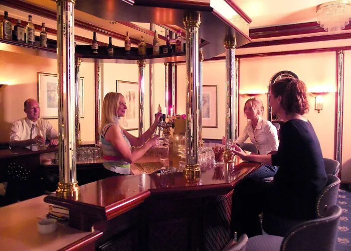 Parkhotel Frankfurt Airport 3*