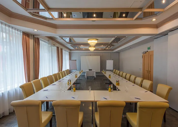 Parkhotel Frankfurt Airport 3*