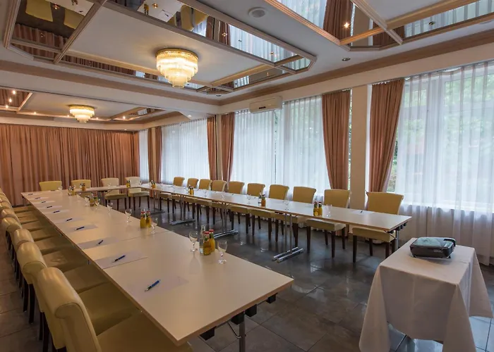 Hotel Parkhotel Frankfurt Airport 3*